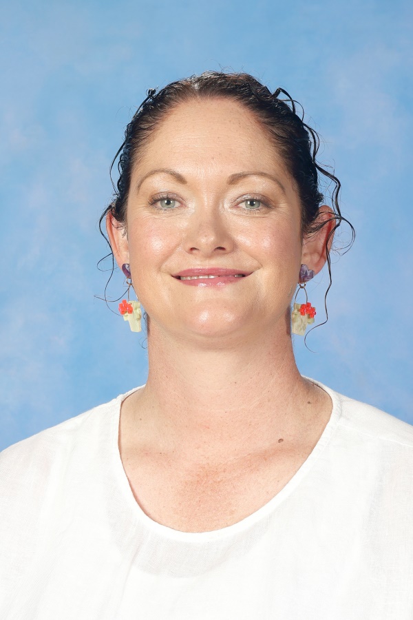 Lesley Warren 2026