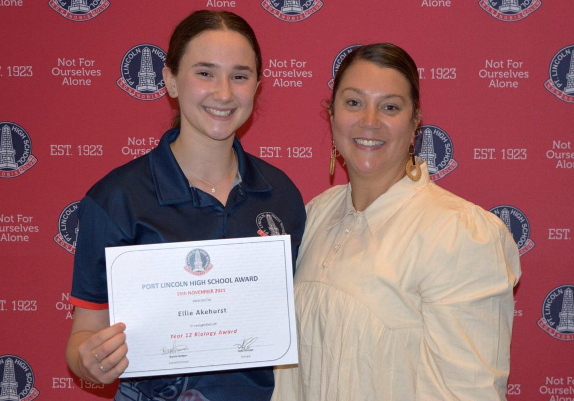 biology-subject-prize-ellie-akehurst-beck-paterson