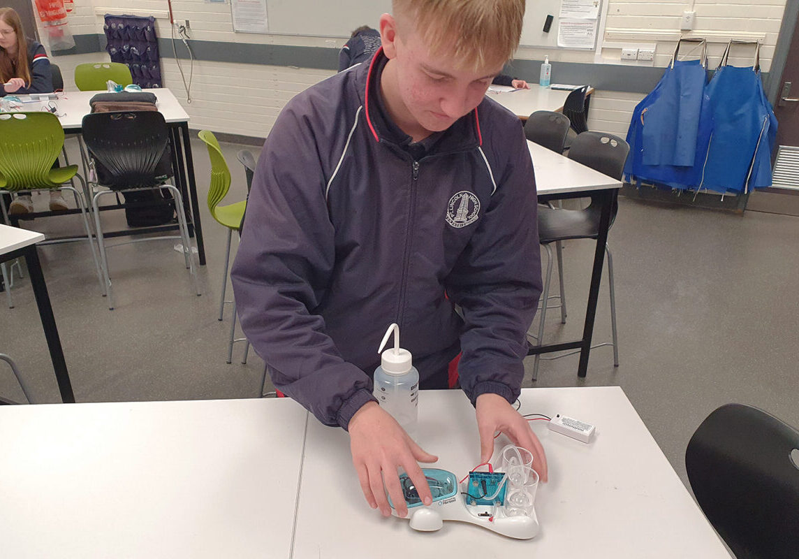 chemistry-students-explore-hydrogen-power-3