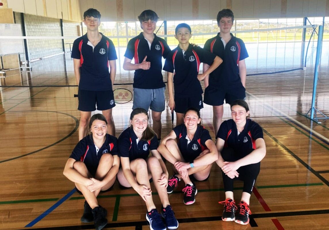 plhs-badminton-team-1